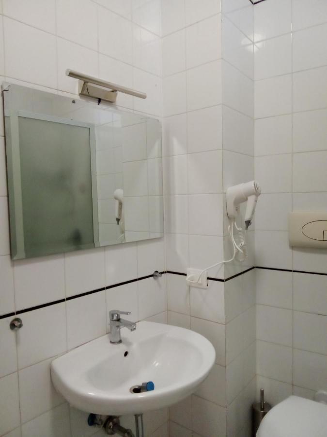 Al Crocifisso...Da Nonna Pia Apartment Salerno Ngoại thất bức ảnh